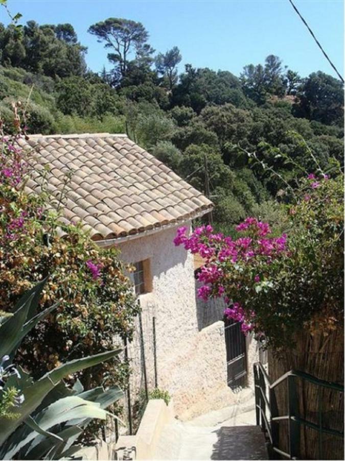 **** Beau T2 De 40 M2, Jardin De 70m2, Au Calme, A 50 Metres De La Le Pradet